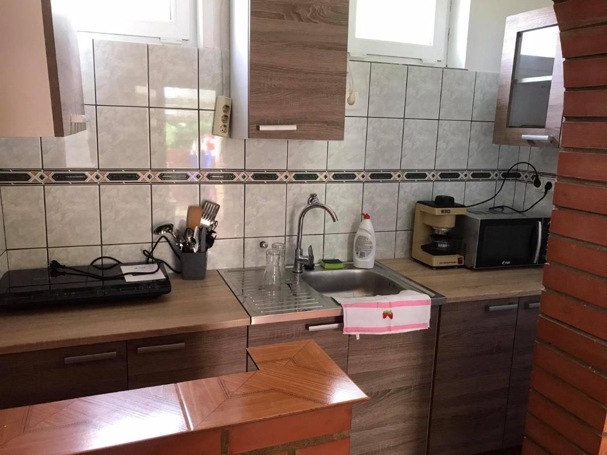 Tahiti Apartman Apartment Hajduszoboszlo Luaran gambar