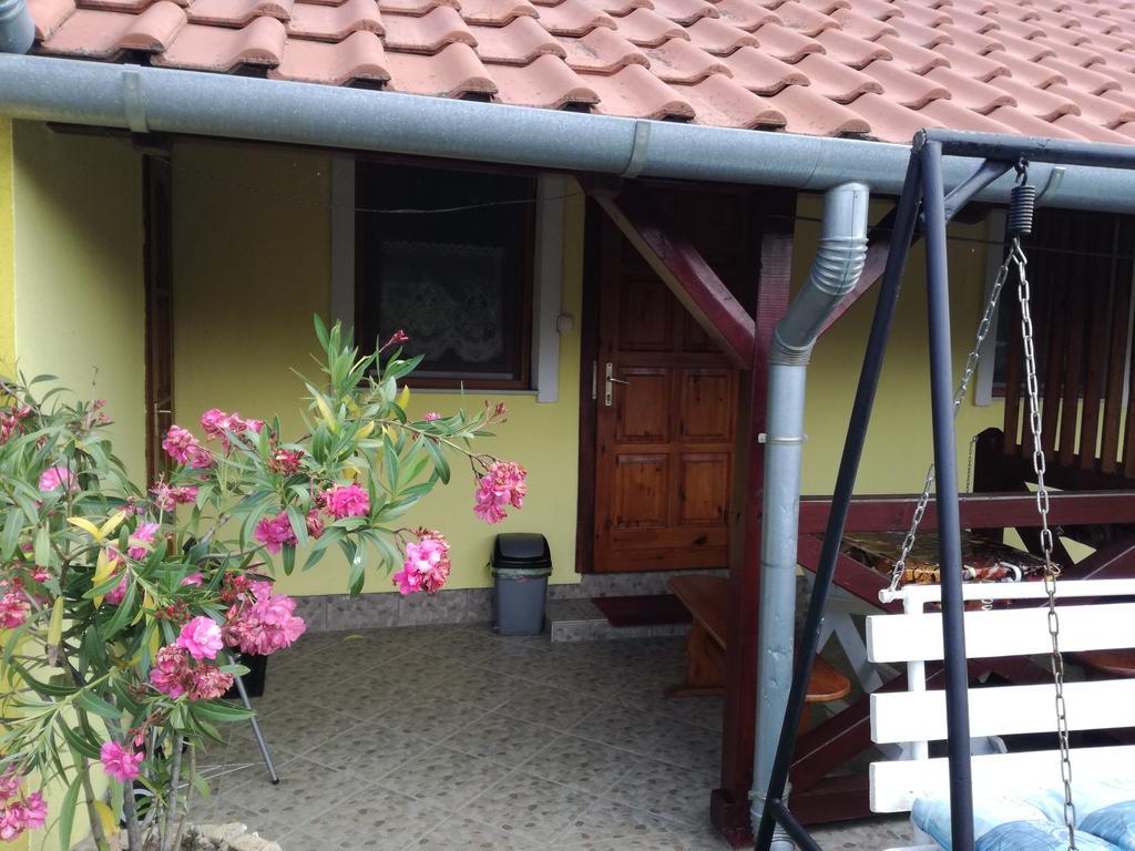 Tahiti Apartman Apartment Hajduszoboszlo Luaran gambar